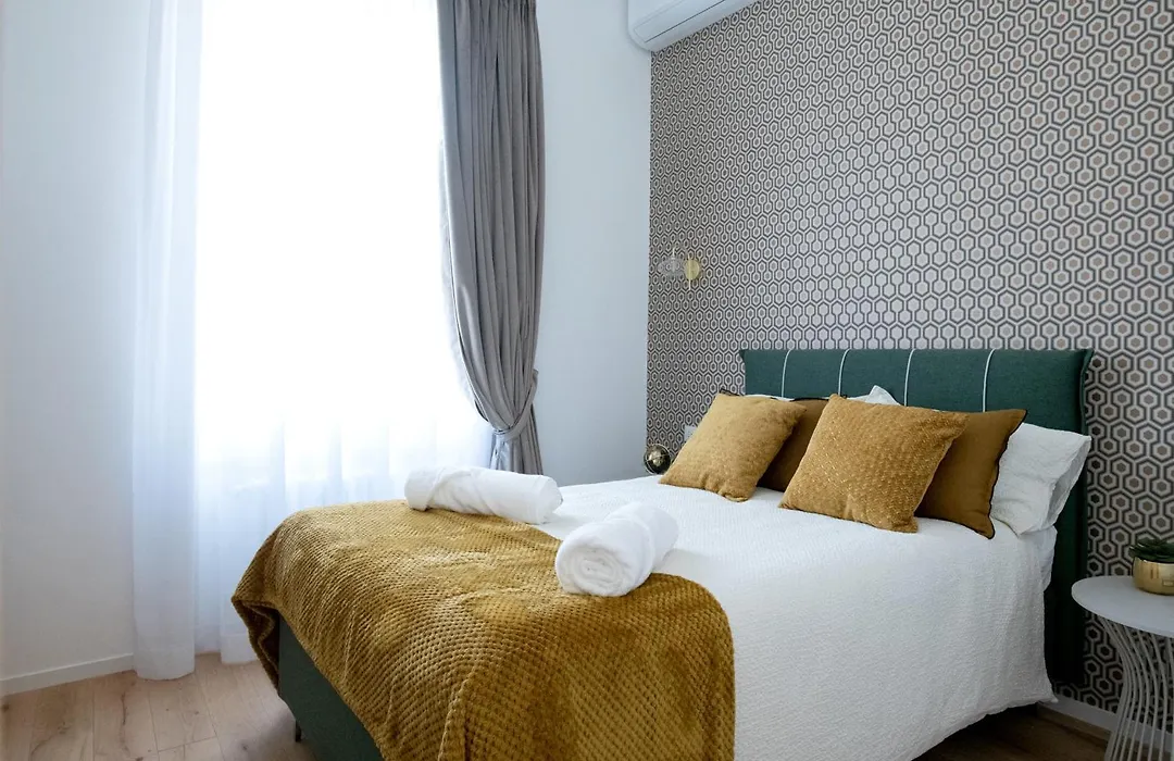 Lv Vatican Boutique Apartment-1